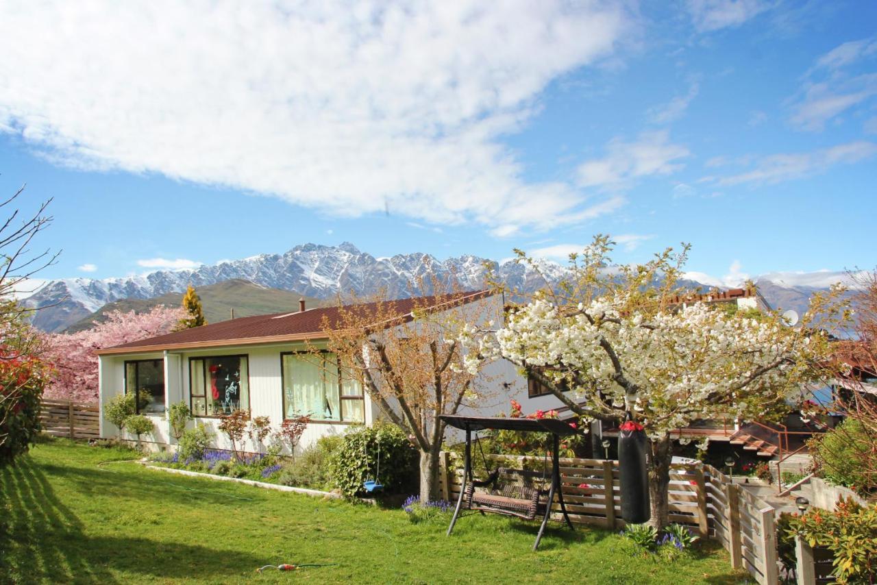 Earnslaw Villa With Lake View クイーンズタウン エクステリア 写真